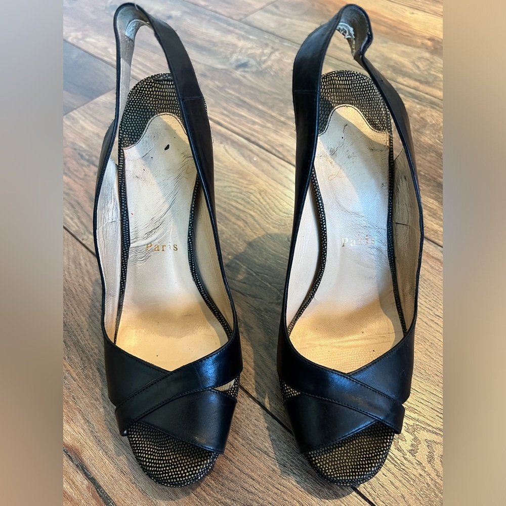 Gorgeous classic versatile Christian Louboutin peeptoe sling back platform heel. - Picture 3 of 15